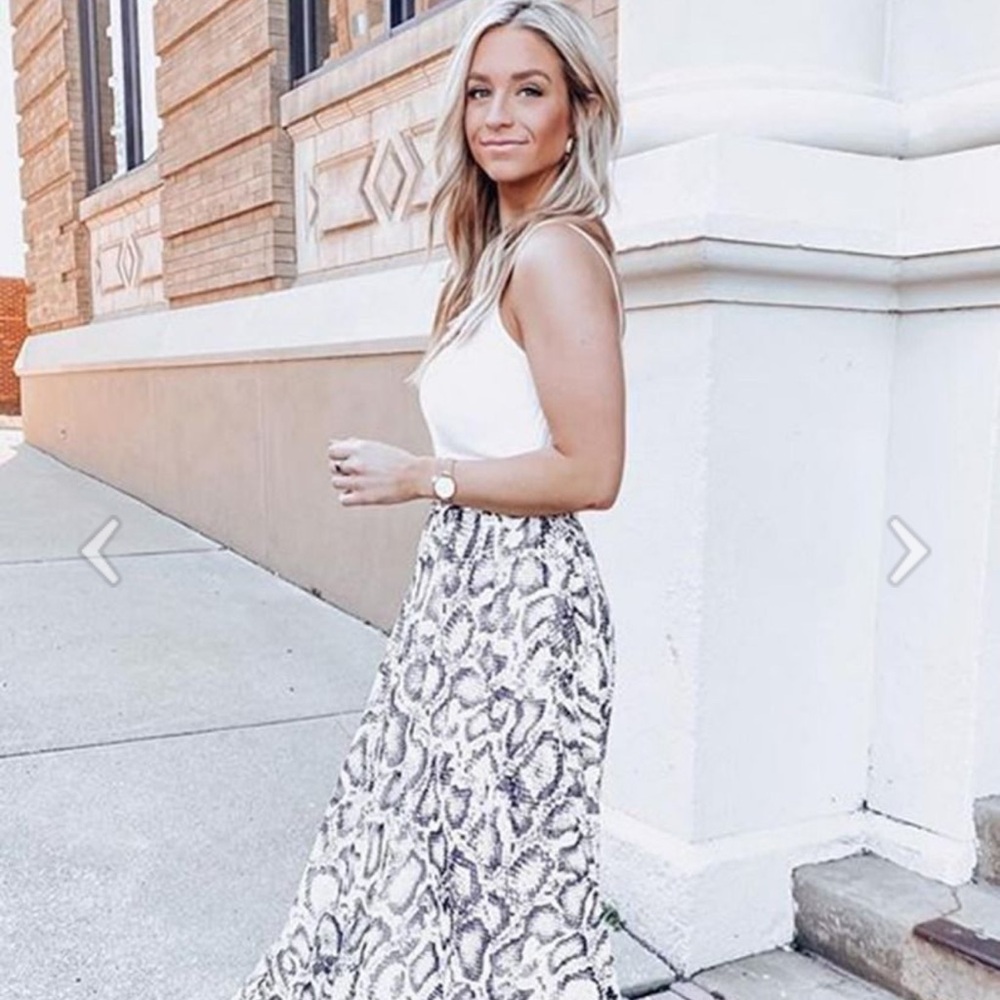 Asymmetric Chiffon Maxi Skirt in Snake Skin Pattern size XS/S